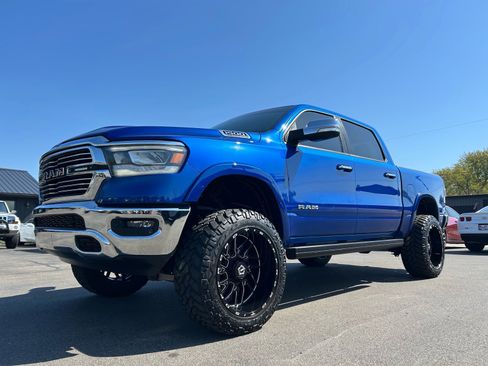 Used 2019 RAM 1500 Laramie AWD/4WD image 4