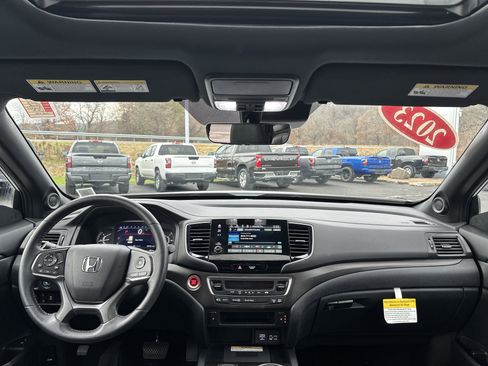 Used 2023 Honda Passport TrailSport image 12