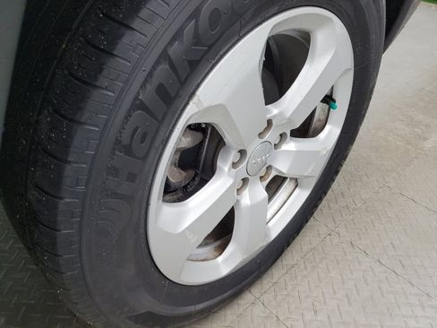 Used 2019 Jeep Compass Latitude w/ Safety & Security Group image 31