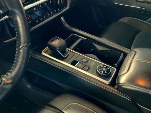 Used 2023 Nissan Pathfinder SL image 23