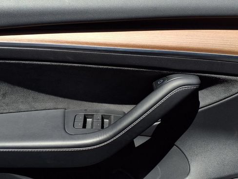Used 2021 Tesla Model 3 Standard Range Plus RWD image 19