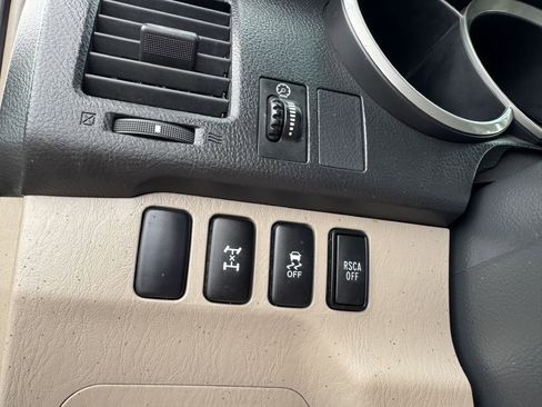 Used 2009 Toyota 4Runner SR5 image 22