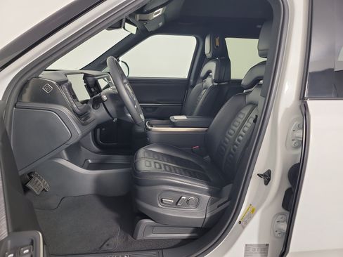 Used 2025 Rivian R1S Adventure AWD/4WD image 20