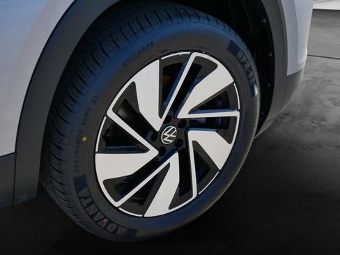 Used 2025 Volkswagen Atlas SE AWD/4WD image 12