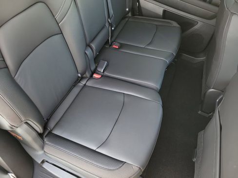 New 2025 Nissan Pathfinder SL image 24