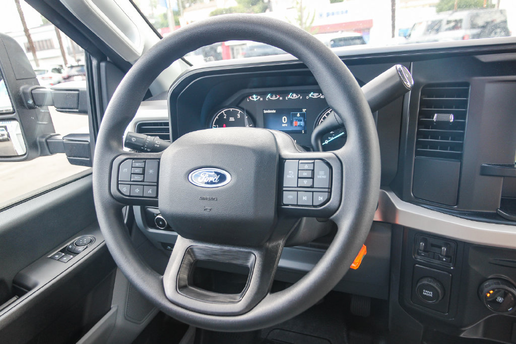 New 2025 Ford F550 2WD Regular Cab Super Duty image 17