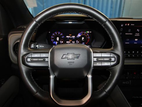 Used 2023 Chevrolet Colorado ZR2 w/ ZR2 Convenience Package III AWD/4WD image 11