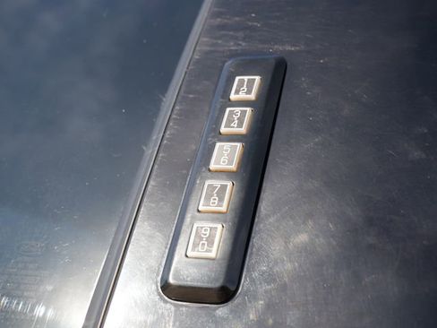 Used 2023 Ford F250 Platinum w/ FX4 Off-Road Package AWD/4WD image 10