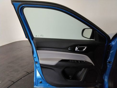 Used 2022 Jeep Compass Limited image 28