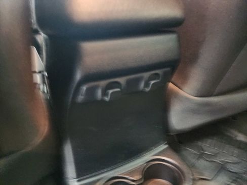 Used 2012 Jeep Wrangler Unlimited Sport image 31