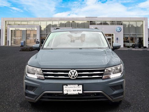 Used 2020 Volkswagen Tiguan SE image 2