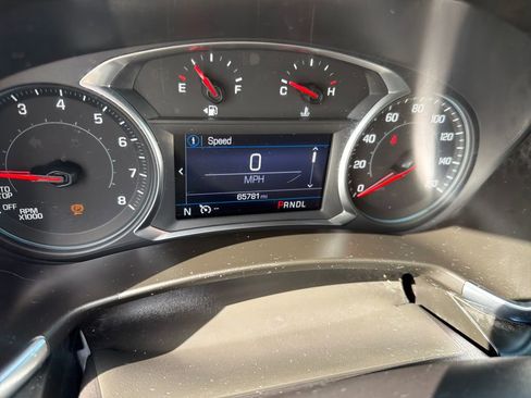 Used 2019 Chevrolet Equinox LT FWD image 15