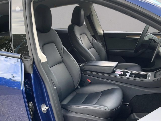 Used 2025 Tesla Model Y Long Range RWD image 9