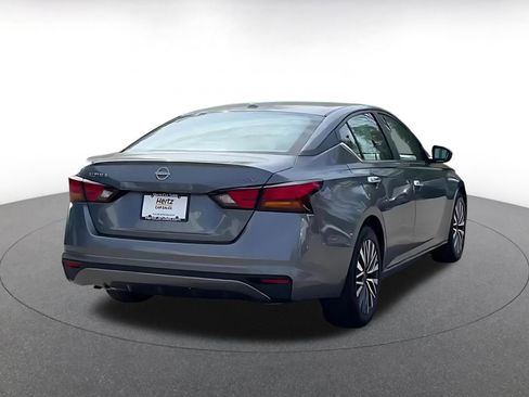 Used 2024 Nissan Altima 2.5 SV image 14