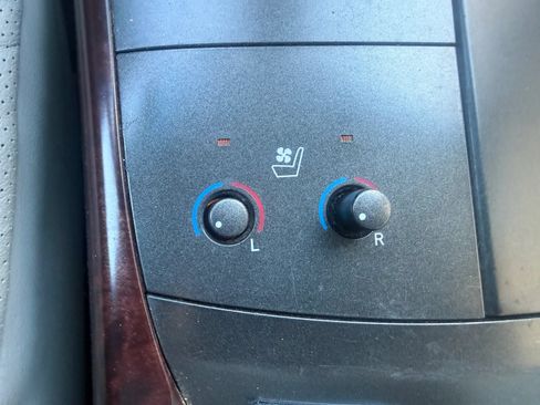 Used 2011 Toyota Avalon Limited FWD image 14