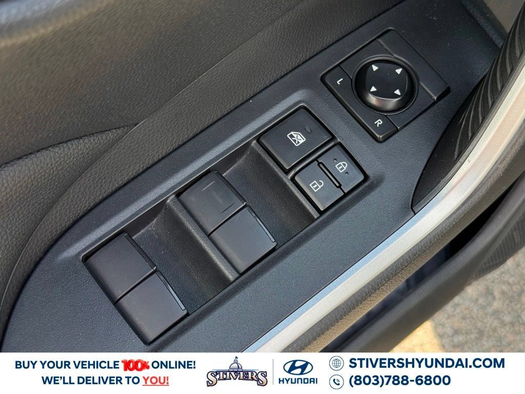 Used 2021 Toyota RAV4 XLE w/ Convenience Package AWD/4WD image 30