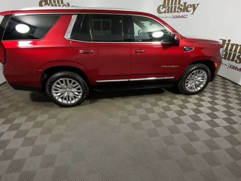 Certified 2023 GMC Yukon SLT w/ SLT Premium Package AWD/4WD image 9