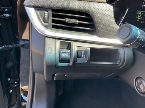 Used 2018 Cadillac XTS Luxury FWD image 9