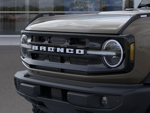 New 2025 Ford Bronco Outer Banks w/ Sasquatch Package AWD/4WD image 19