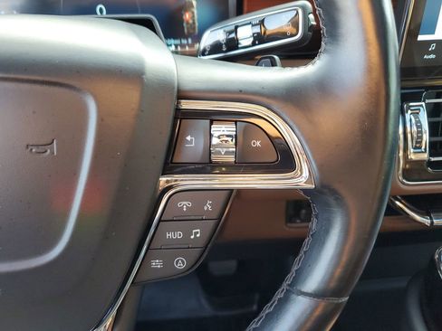 Used 2022 Lincoln Navigator Reserve AWD/4WD image 23