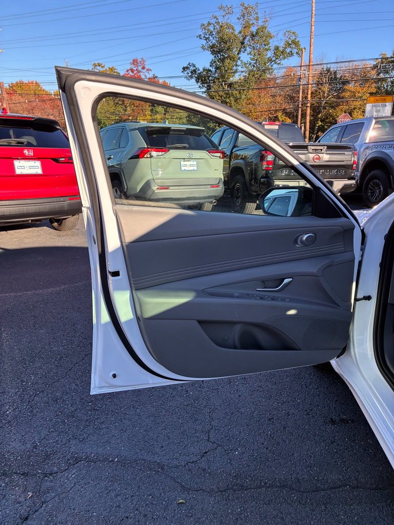 Used 2026 Hyundai Elantra Sport FWD image 26