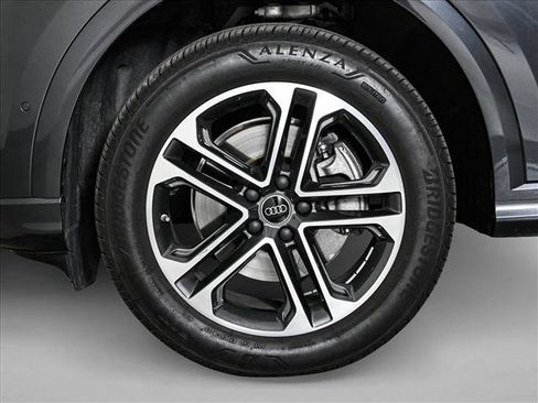 Certified 2025 Audi Q5 Premium w/ Convenience Package image 25