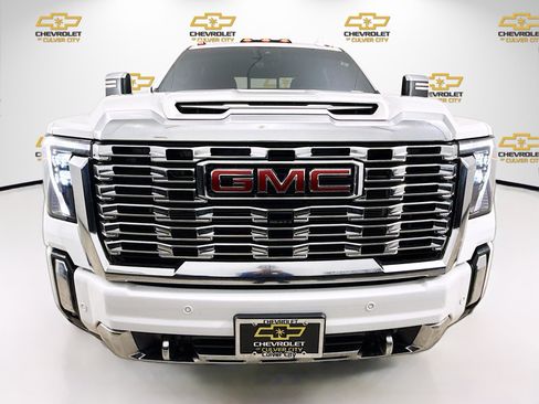 Used 2025 GMC Sierra 3500 Denali w/ Denali Reserve Package image 2