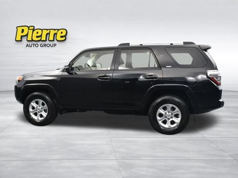 Used 2020 Toyota 4Runner SR5 Premium w/ Moonroof Package AWD/4WD image 2