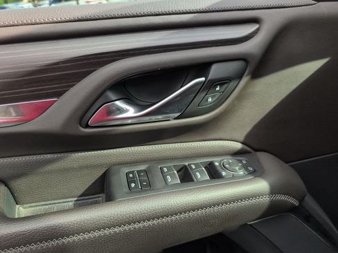 Used 2022 GMC Yukon Denali AWD/4WD image 9