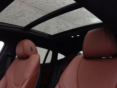 Used 2022 BMW X6 xDrive40i w/ Premium Package image 12