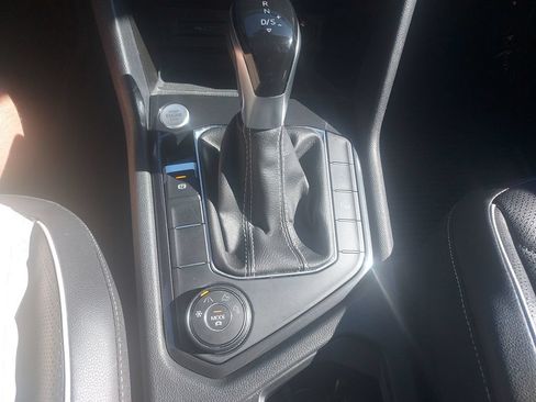 Used 2023 Volkswagen Tiguan SEL R-Line AWD/4WD image 19