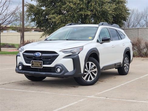 Used 2023 Subaru Outback Premium image 1