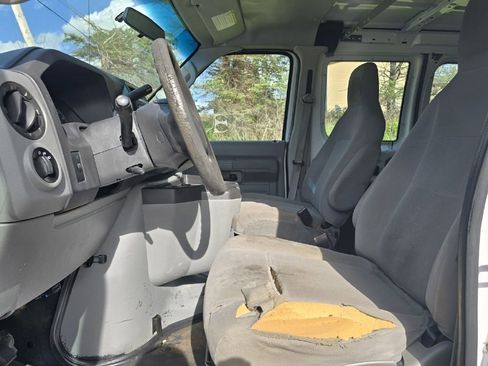 Used 2014 Ford E-250 and Econoline 250 w/ Power Group RWD image 14
