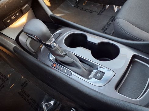 Used 2025 Chevrolet Malibu LS FWD image 8