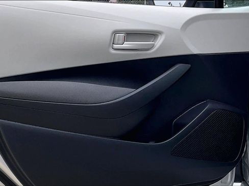 Used 2025 Toyota Corolla LE image 23