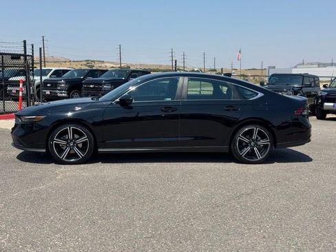 Used 2023 Honda Accord Sport image 2