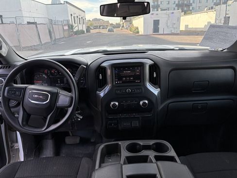 Used 2021 GMC Sierra 2500 4x4 Crew Cab w/ Gooseneck/5TH Wheel Package image 18