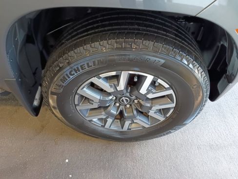 Used 2023 Nissan Frontier SV w/ SV Premium Package AWD/4WD image 25
