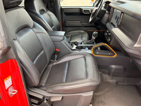 Used 2024 Ford Bronco Badlands w/ Sasquatch Package AWD/4WD image 15