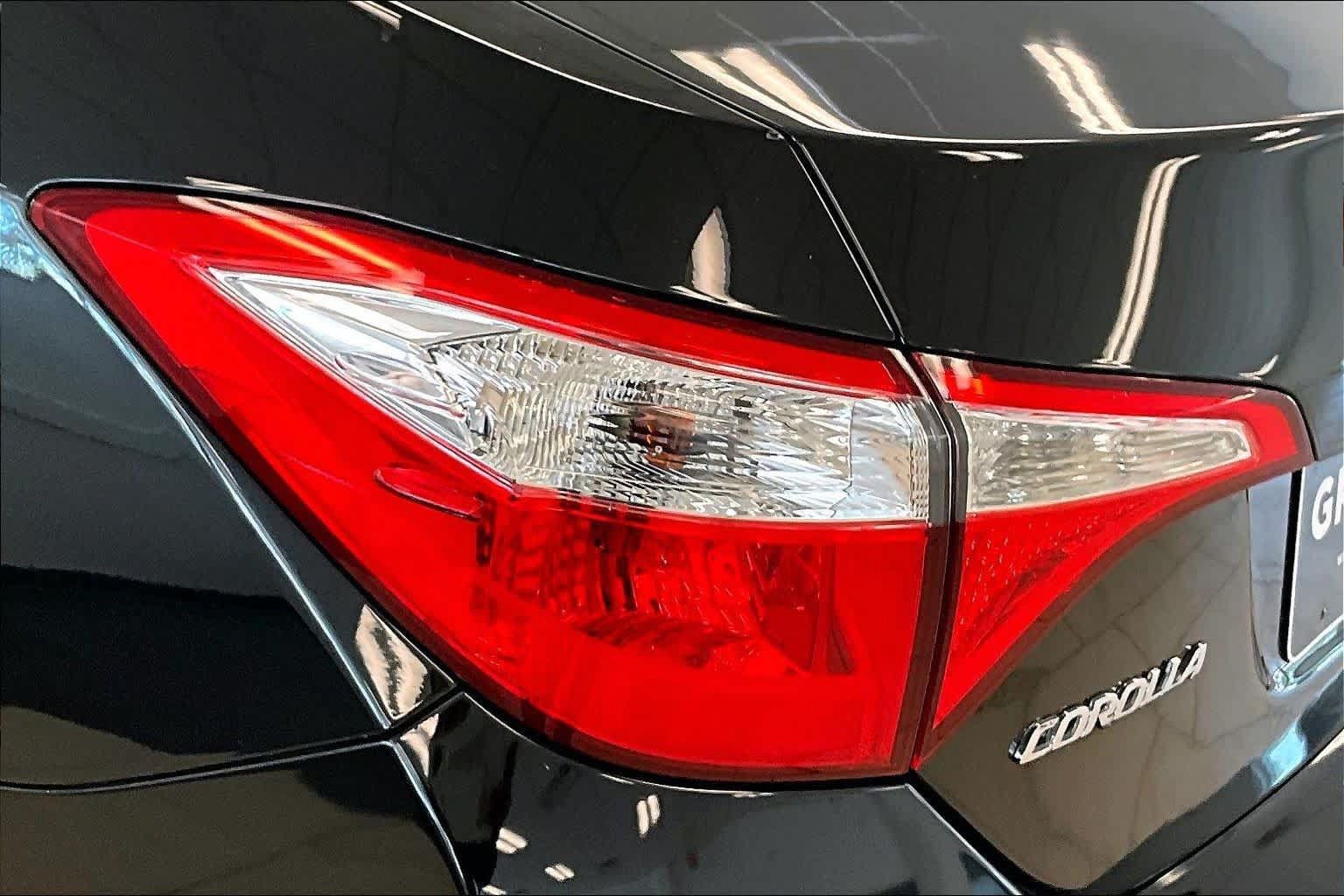 Used 2016 Toyota Corolla LE FWD image 27