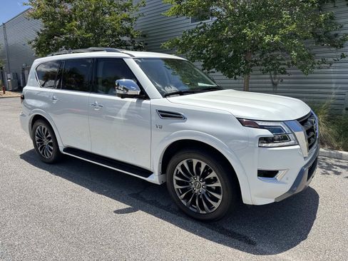Used 2022 Nissan Armada Platinum w/ Captain's Chairs Package RWD image 4