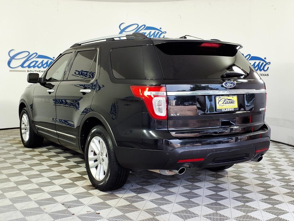 Used 2012 Ford Explorer XLT FWD image 2