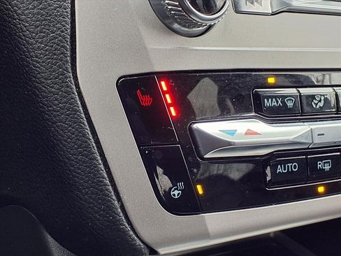 Used 2023 Ford Explorer XLT w/ Equipment Group 202A image 5