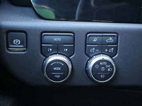 Certified 2024 GMC Sierra 1500 SLT image 32