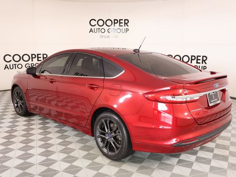 Used 2018 Ford Fusion SE w/ Equipment Group 201A FWD image 21