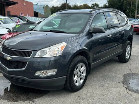 Used 2012 Chevrolet Traverse LS FWD image 2