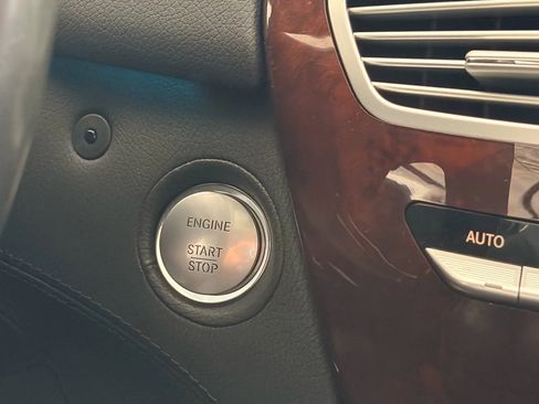 Used 2010 Mercedes-Benz CL 550 CL 550 4MATIC Coupe 2D image 23