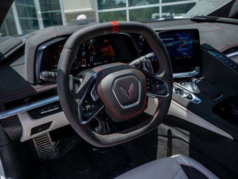 Used 2023 Chevrolet Corvette Stingray Premium Conv w/ Z51 Performance Package RWD image 35