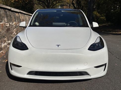 Used 2022 Tesla Model Y Performance image 5