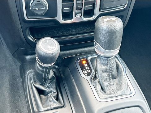 Used 2024 Jeep Wrangler Unlimited Sport AWD/4WD image 25